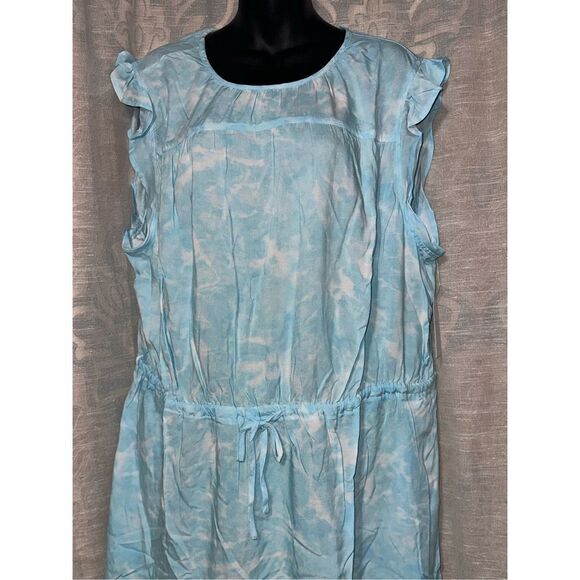 NEW WITH TAGS WOMEN Time and Tru
Blue Tie Dye Flutter Sleeve Dress with Pockets - Picture 3 of 6